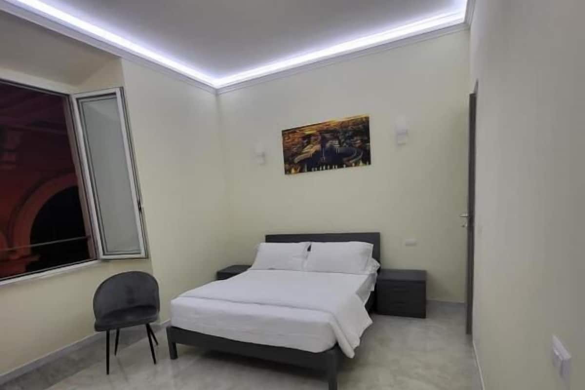 Deluxe Double Room | Desk, iron/ironing board, free WiFi