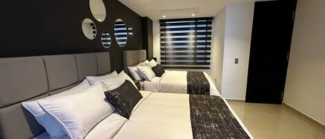 Camera quadrupla | Biancheria da letto di alta qualità, Wi-Fi gratuito, lenzuola