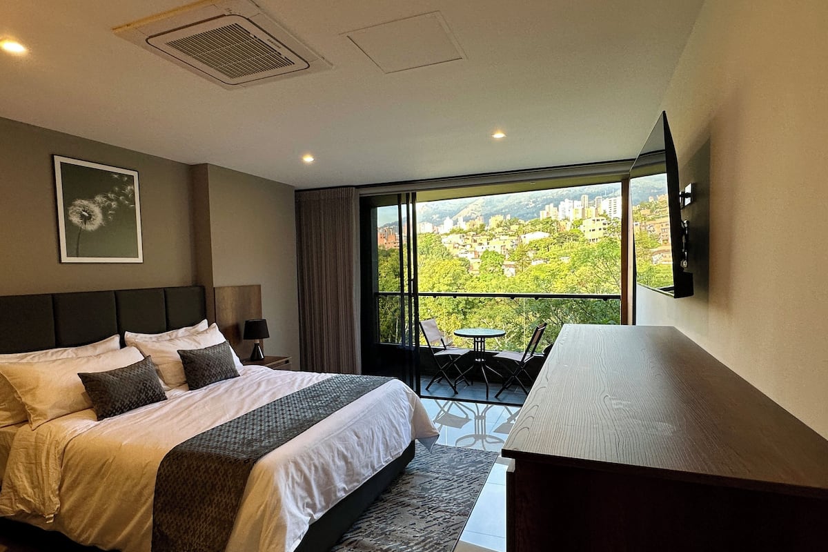 Deluxe-Studio | Hochwertige Bettwaren, kostenloses WLAN, Bettwäsche