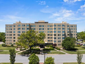 Front of property - Hotel Phillips (Bartlesville)