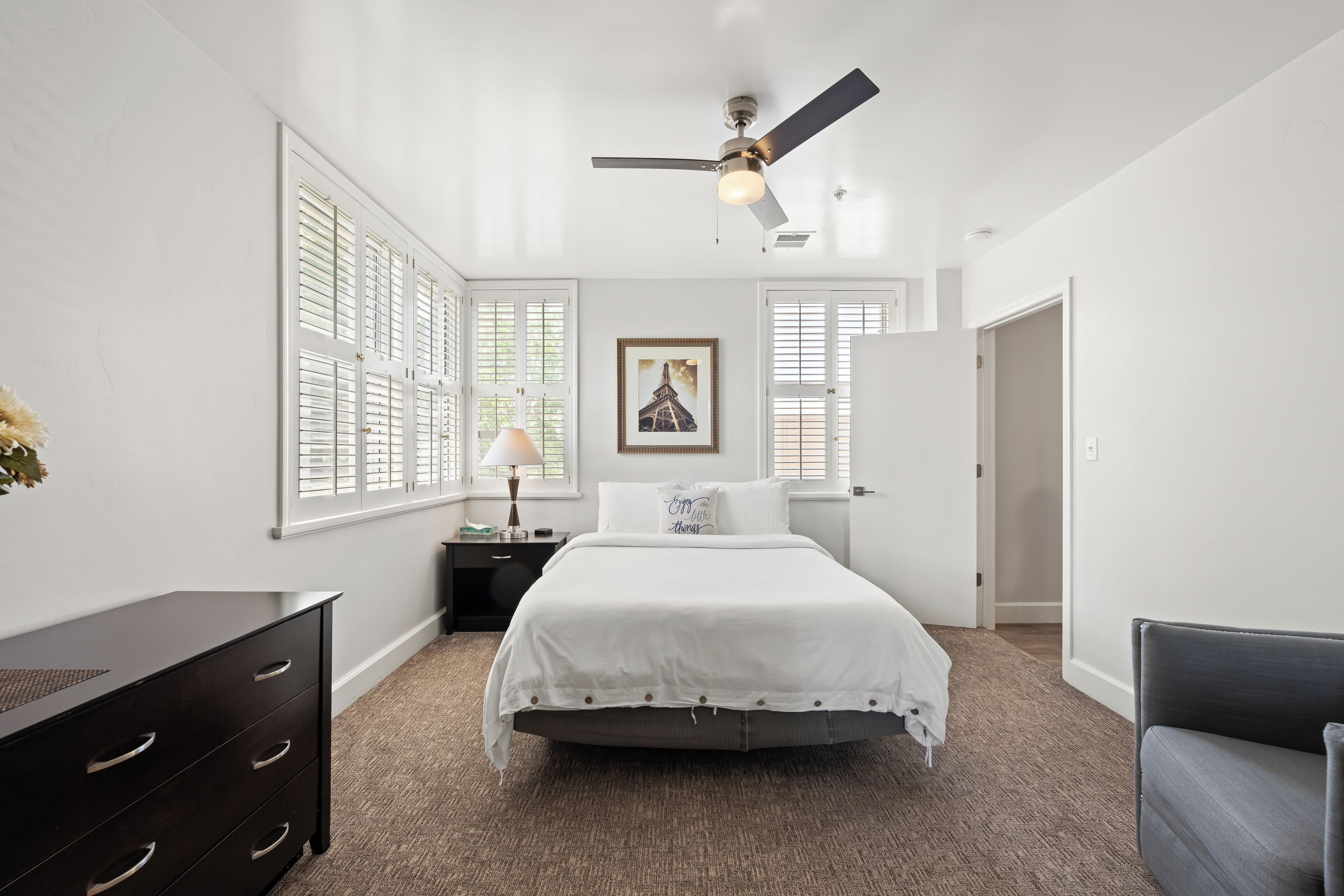 Deluxe Apartment, 2 Bedrooms, City View | Iron/ironing board, free WiFi, wheelchair access