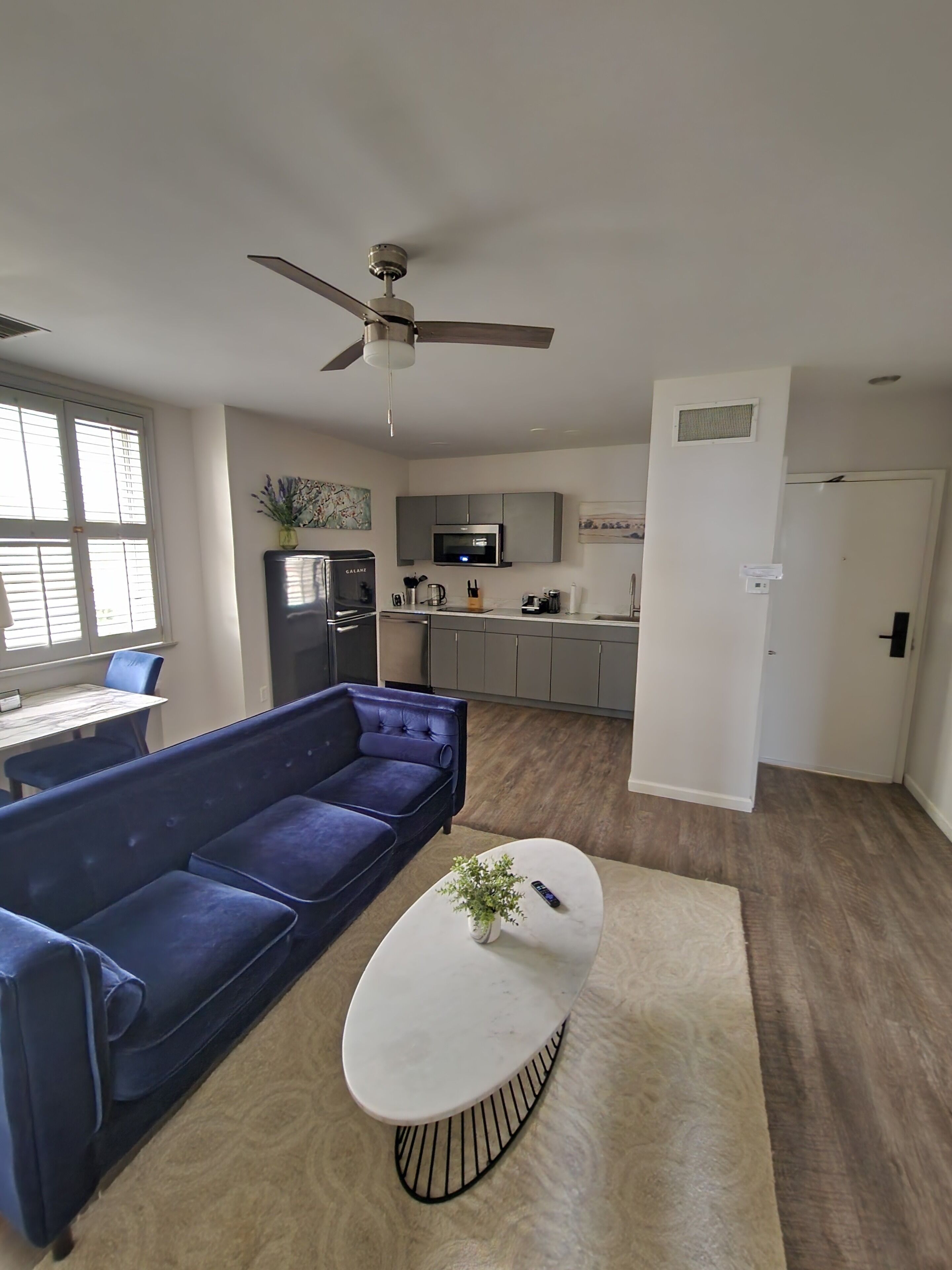 Deluxe-studiolejlighed - tekøkken - byudsigt | Opholdsområde