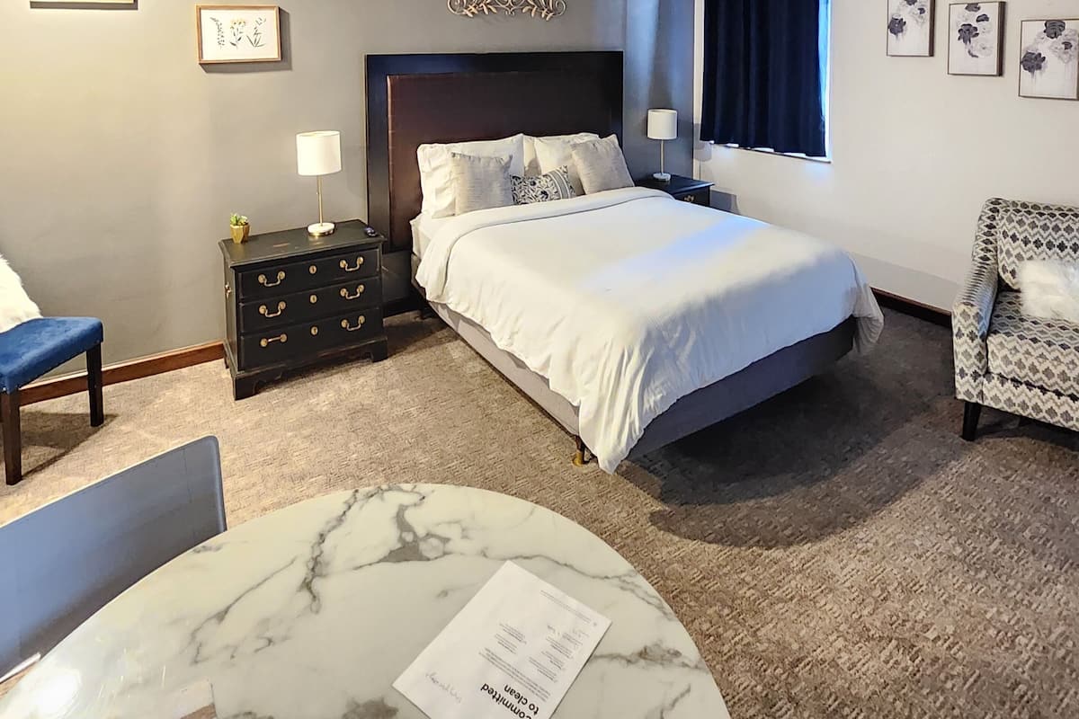 Comfort Apartment, City View | Iron/ironing board, WiFi (free)