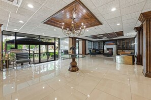 Lobby - Hotel Phillips (Bartlesville)