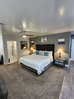 Luxury Suite, 1 King Bed, City View | Iron/ironing board, free WiFi, wheelchair access - Hotel Phillips (Bartlesville)