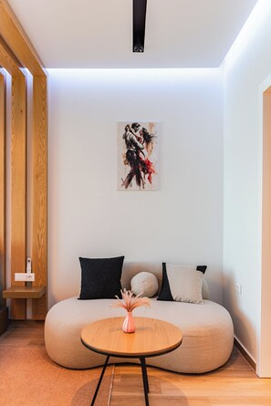 Superior Suite, Sea View | Iron/ironing board, free WiFi