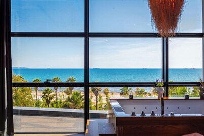 Marina Luxury Jacuzzi Suites by PS