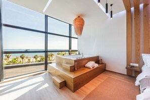 Suite superior, vistas al mar | Tabla de planchar con plancha y wifi gratis