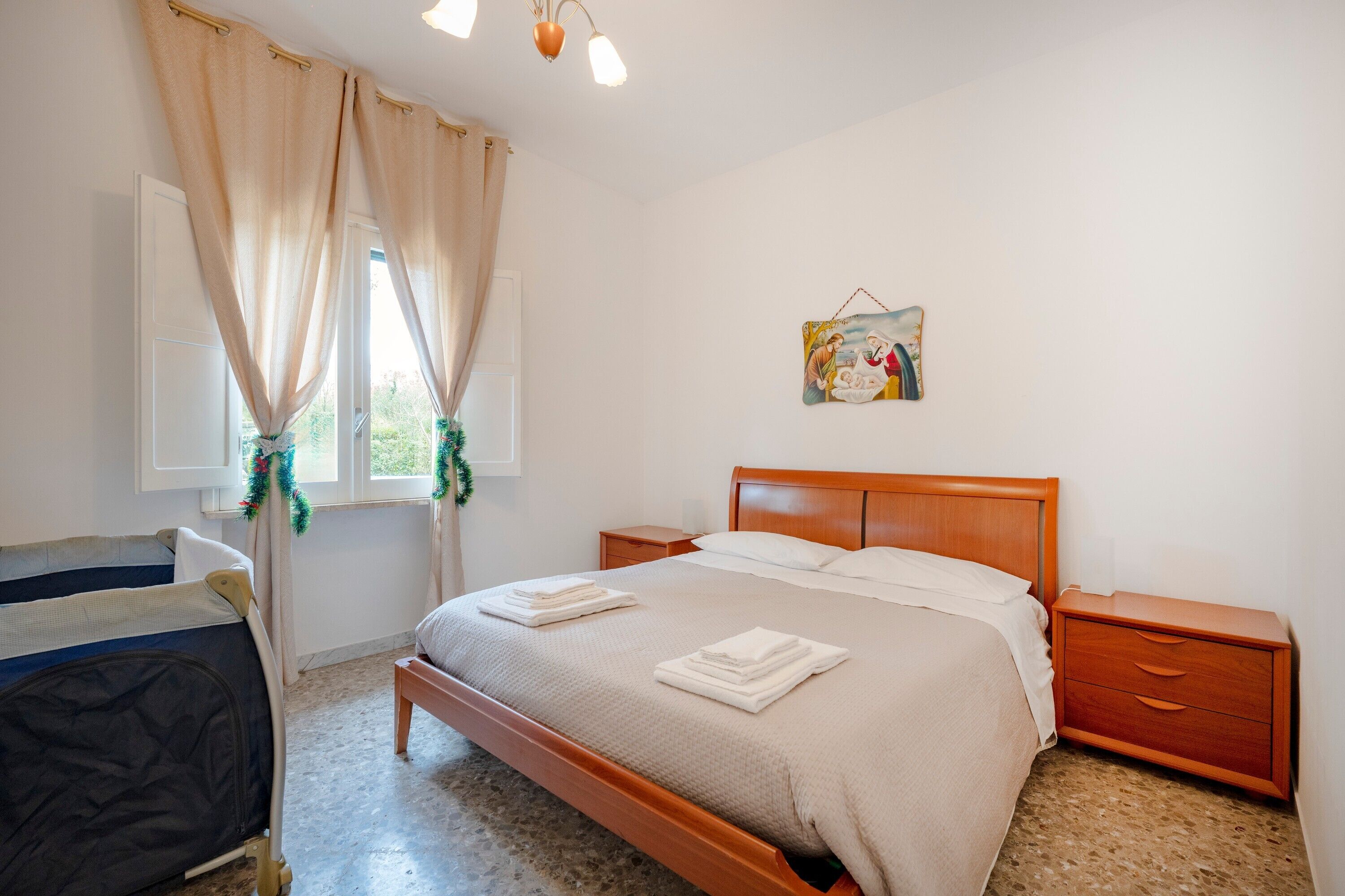 3 室のベッドルーム、WiFi、ベッドシーツ