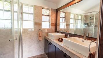 House | 3 bedrooms, Internet