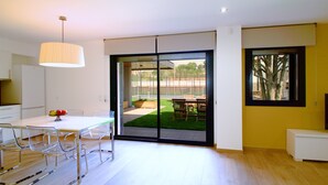 Dining - Casa de Vacaciones con pádel en Montseny by Can Forcadell (Breda)