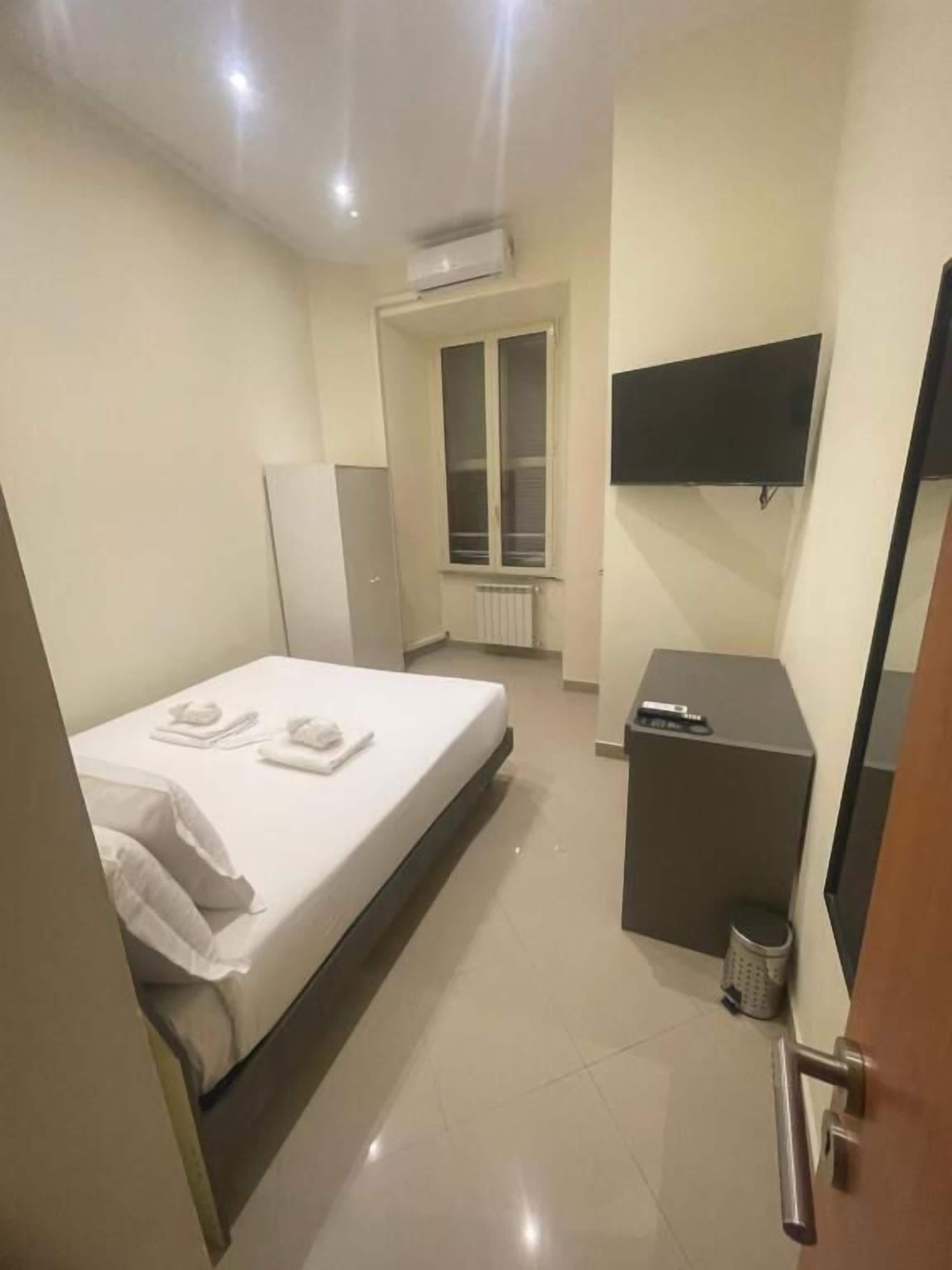 Kamar Double Klasik | Meja kerja, setrika/meja setrika, dan Wi-Fi gratis