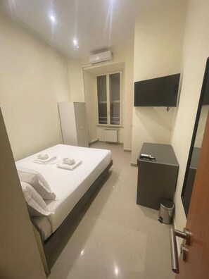 غرفة مزدوجة كلاسيكية | مكتب ومكواة/لوح كي وواي فاي مجانًا