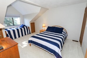3 bedrooms, iron/ironing board, free WiFi, bed sheets