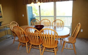 Dining - Lodge-Style 4BR Condo w/ Kitchen | Courts & Pools (Champion)