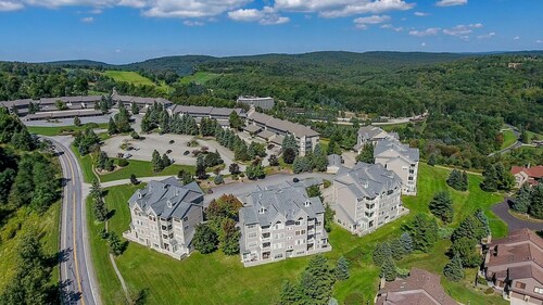 Walk to Slopes | 3BR + Fireplace & Trail View Deck