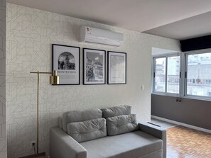 Smart TV, books - Beautiful designer apartment in the heart of the city (Montevideo)