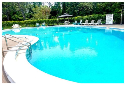 Coastal Cottage Retreat!  Spacious, family friendly escape!