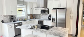 3-bedroom 2-bath house in Norwalk with in-law suite, pool, BBQ