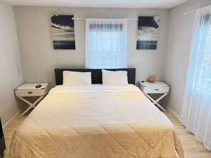 3 bedrooms, iron/ironing board, WiFi, bed sheets