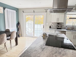 Mikroaaltouuni, uuni, liesi, astianpesukone