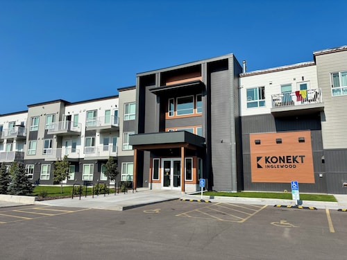 Modern Condo, Historic Inglewood