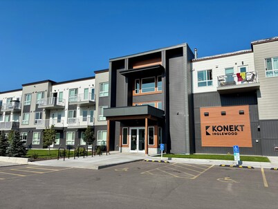 Modern Condo, Historic Inglewood
