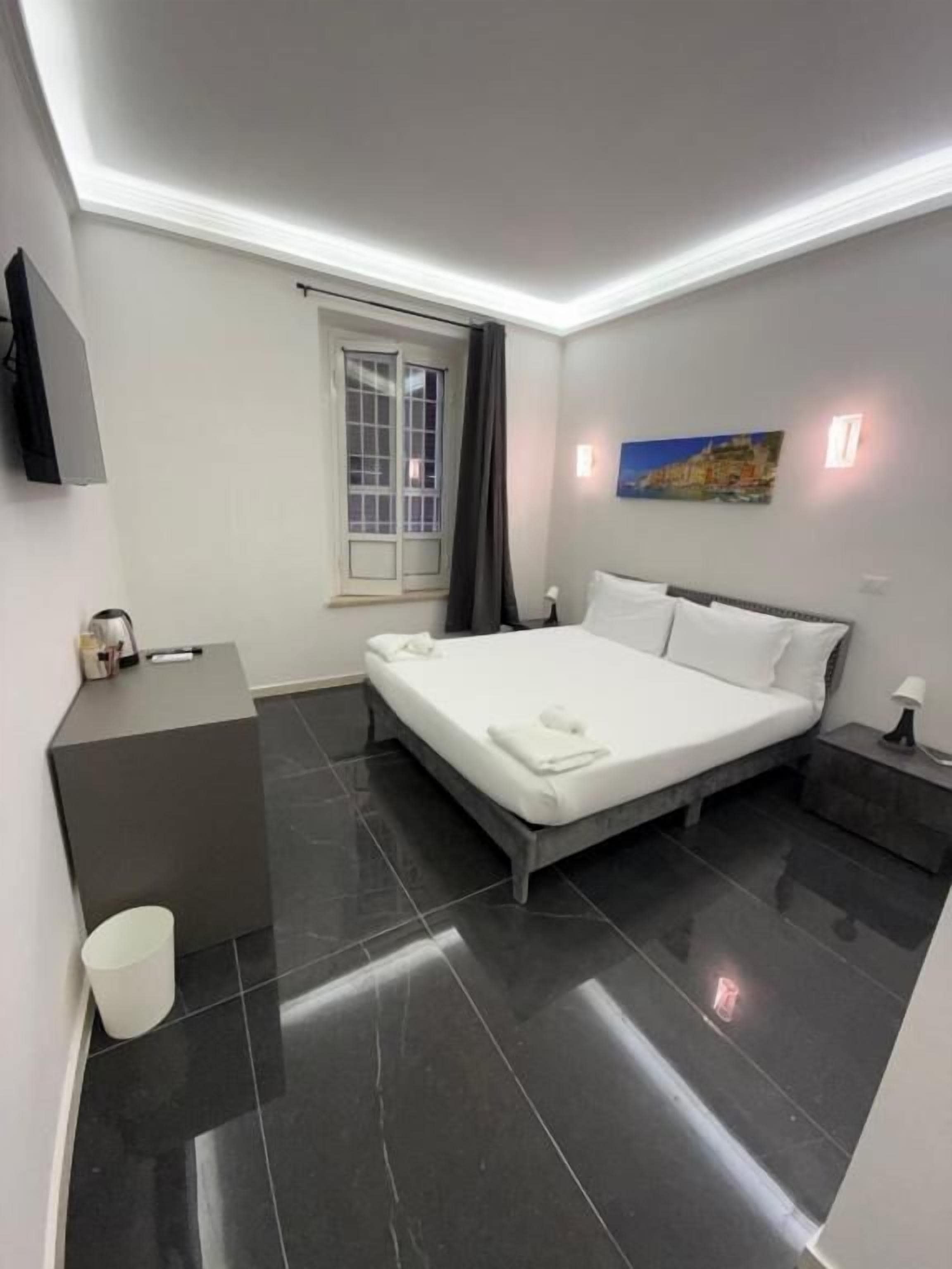 Deluxe Double Room | Desk, iron/ironing board, free WiFi