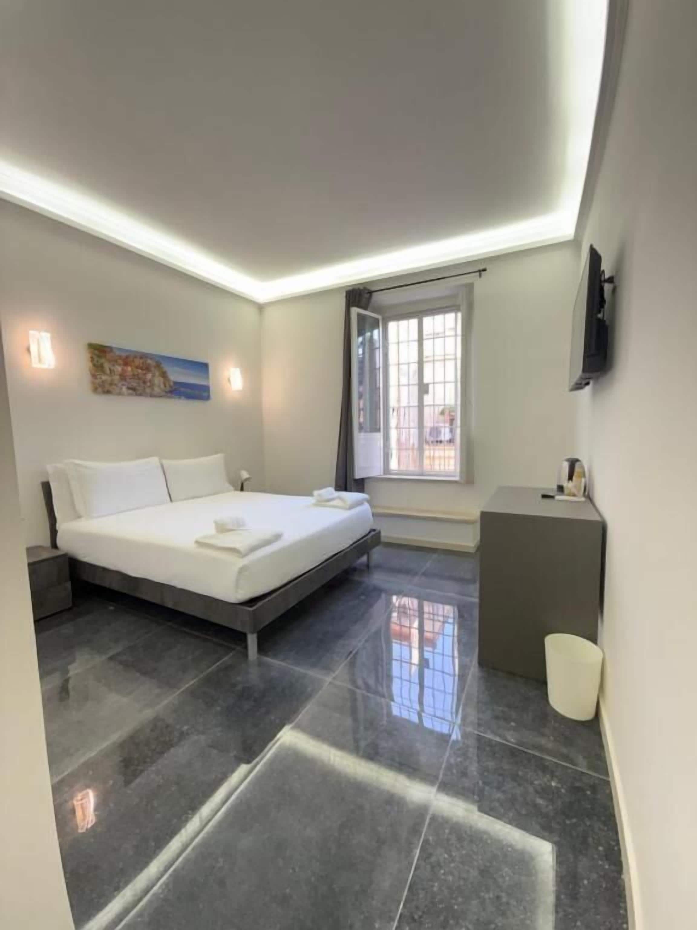 غرفة ديلوكس مزدوجة | مكتب ومكواة/لوح كي وواي فاي مجانًا