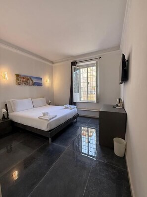 غرفة ديلوكس مزدوجة | مكتب ومكواة/�لوح كي وواي فاي مجانًا