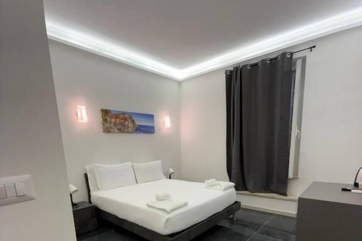 Habitación Deluxe doble | Escritorio, tabla de planchar con plancha, wifi gratis