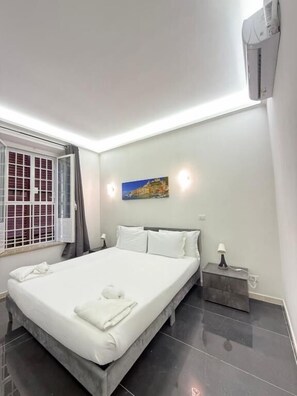 غرفة ديلوكس مزدوجة | مكتب ومكواة/لوح كي وواي فاي مجانًا