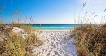 Watercolor: Private heated pool, Free golf cart, 2min to beach, Game room, Bunks