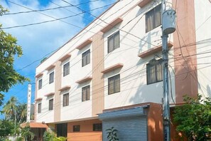 Unclassified image, 4 of 10, button - RedDoorz @ La Briana Guest House Santa Fe, Bantayan Cebu (Santa Fe)