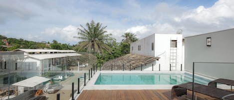 Deluxe Apartment, Garden View | Pool