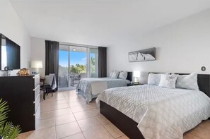 مكواة/لوح كي وواي فاي وملاءات أسرّة