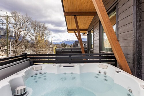 Brand New High End w/ Hot Tub