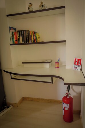 المنشأة من الداخل