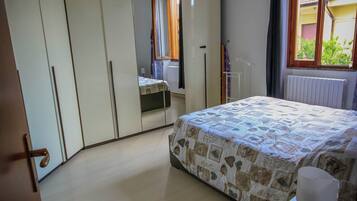 1 makuuhuone, silitysrauta/-lauta, Wi-Fi, vuodevaatteet