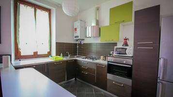 Mikroaaltouuni, uuni, liesi