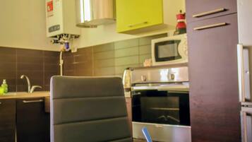 Mikroaaltouuni, uuni, liesi