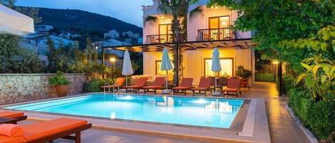 Outdoor pool, a heated pool