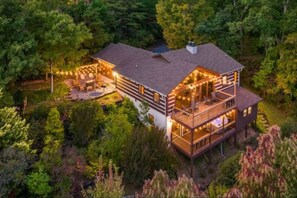 Exterior - The Smoky Bear: View, Hot Tub, Pool & MORE! (Gatlinburg)