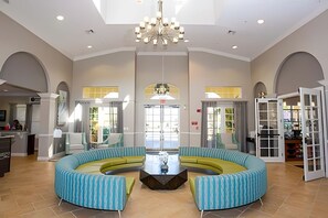 Lobby - Vista Cay 3BR Townhome – Near Universal & OCCC (Orlando)