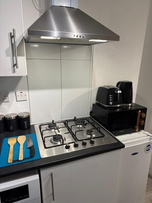 Micro-ondas, cooktop, lava-louças, torradeira