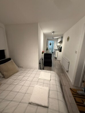 1 bedroom, iron/ironing board, free WiFi, bed sheets - Cozy Flat in The Heart of London (Greater London)