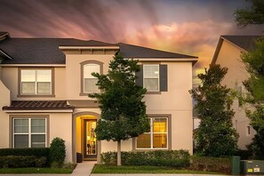 Exterior - Colorful 5BR Villa w/ Pool – Solara Resort Disney (Kissimmee)