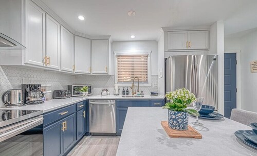 Spacious 3BR Townhome by Camelback,  AC, Fitness Room—Perfect Pocono Getaway