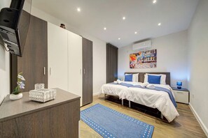 2 makuuhuonetta, työpöytä, silitysrauta/-lauta, Wi-Fi