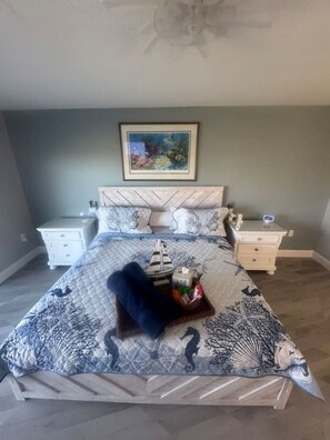 3 bedrooms, desk, iron/ironing board, travel crib